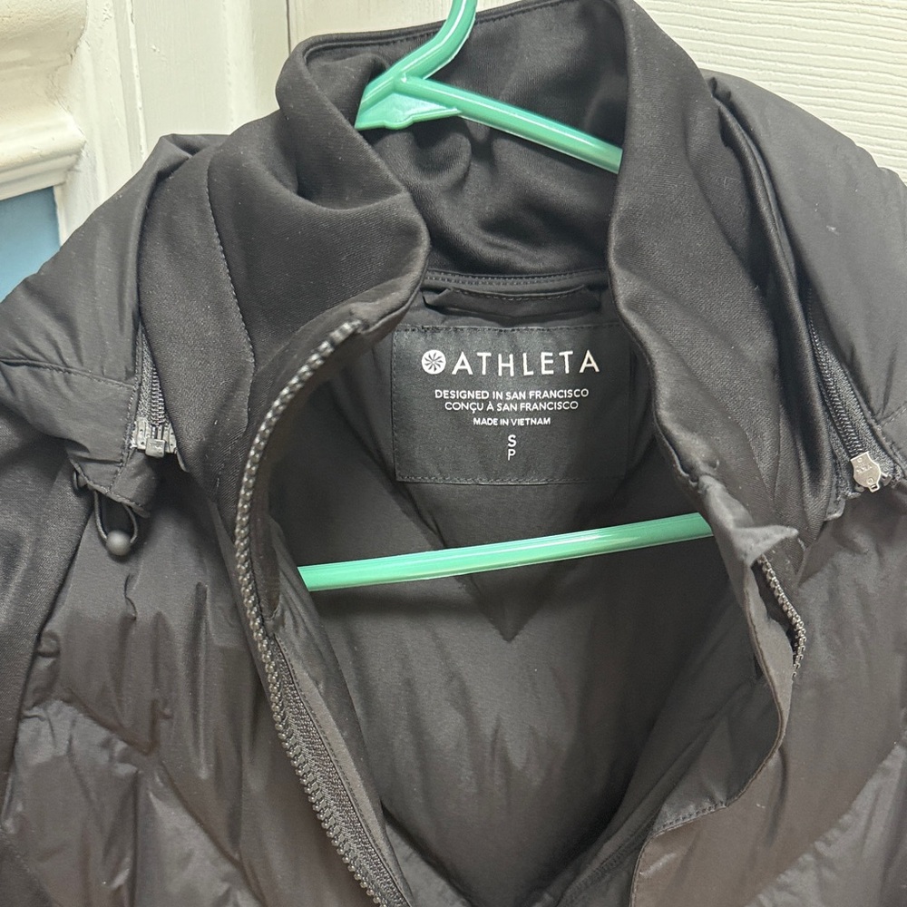 Athleta Women's Black Puffer Jacket